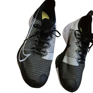 10.5 Nike Air Zoom Men's Black and White Running Shoes